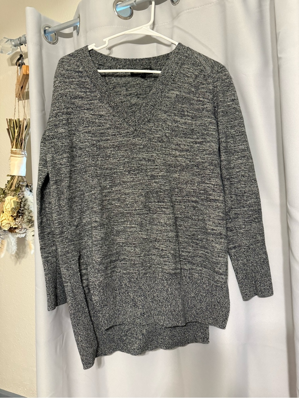 Banana Republic Heathered Gray V-Neck Sweater Hi-Lo Cotton Cashmere.
